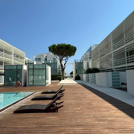 Jldesigndistrict - The Pool Apartment *