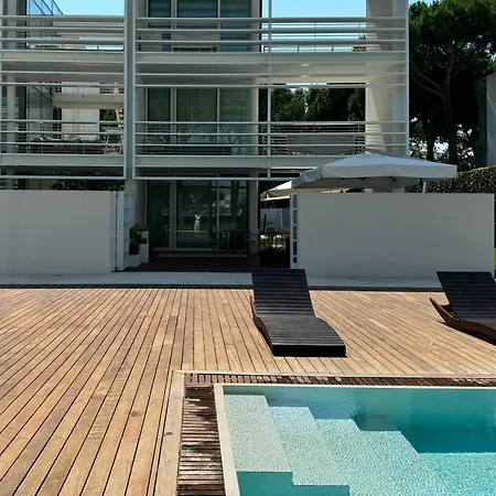 Jldesigndistrict - The Pool Apartment